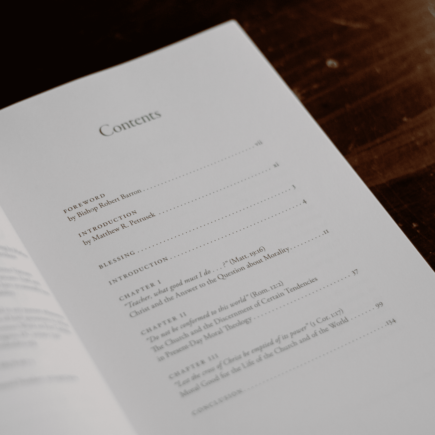 Table of contents page from The Splendor of Truth showing foreword by Bishop Robert Barron and introduction by Matthew R. Petrusek, highlighting chapters on morality and spirituality, paperback 9781685781675